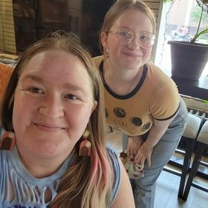 Meet your Posher, Angela